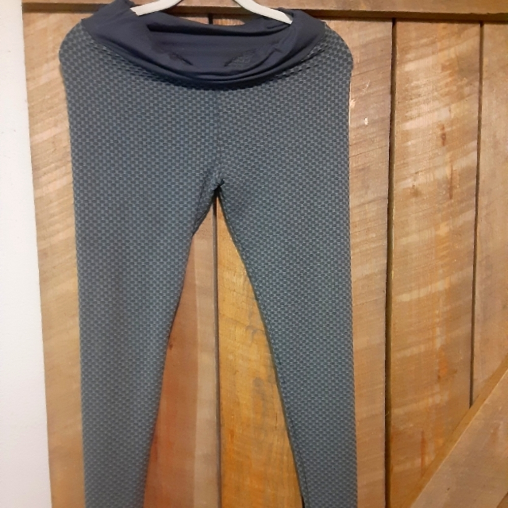 Woman's stretchy pants